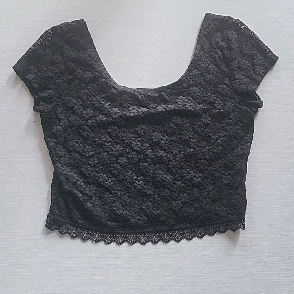 Crop Top Bundle - Picture 2 of 5